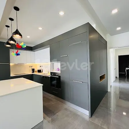 Courtyard Long Beach Διαμέρισμα